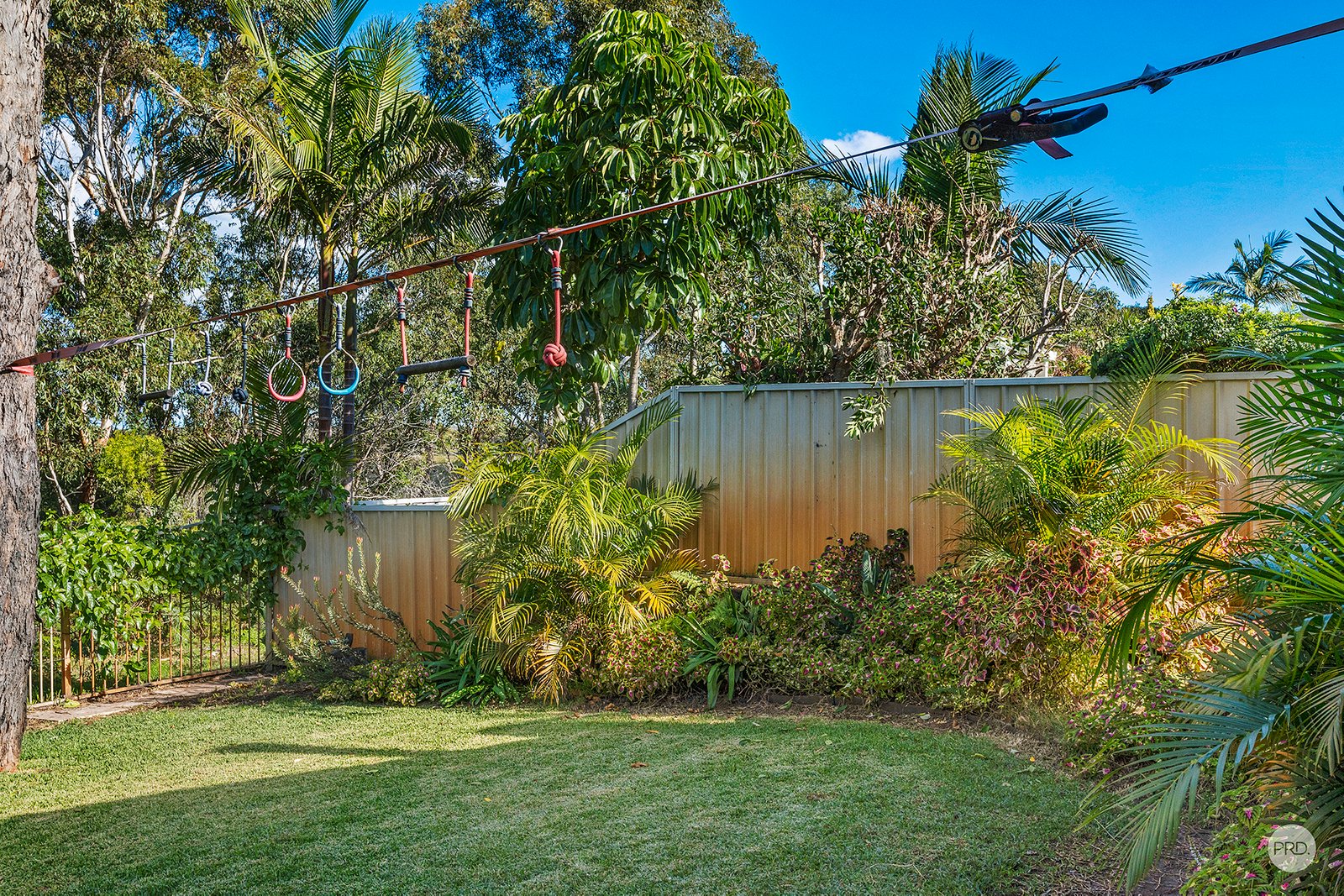 23 Mariner Crescent,  SALAMANDER BAY 21