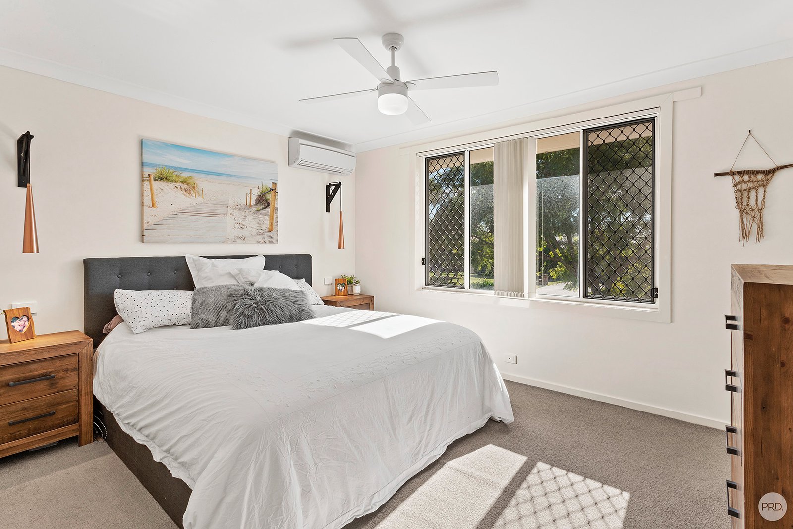 23 Mariner Crescent,  SALAMANDER BAY 11