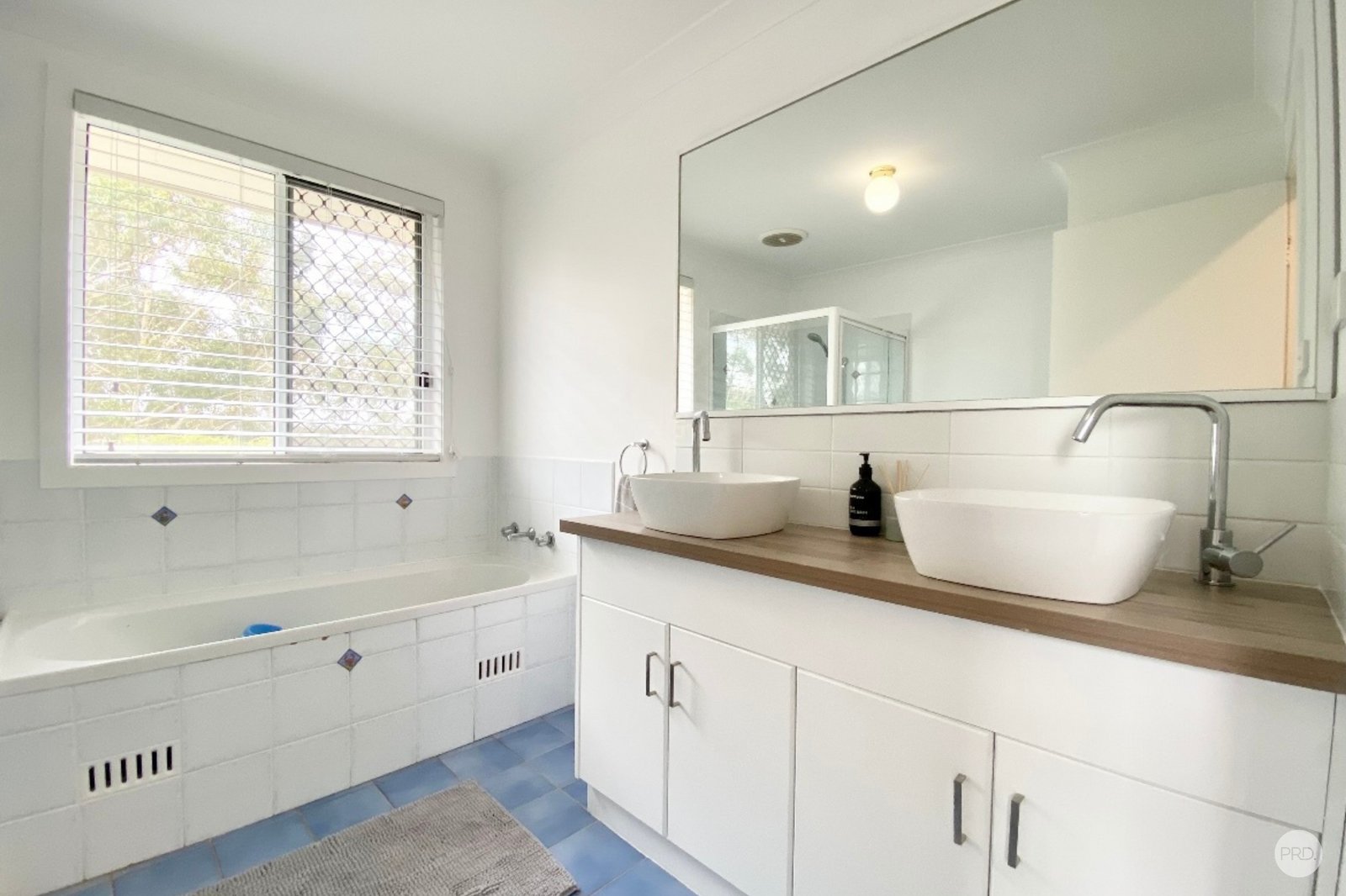 23 Mariner Crescent,  SALAMANDER BAY 16