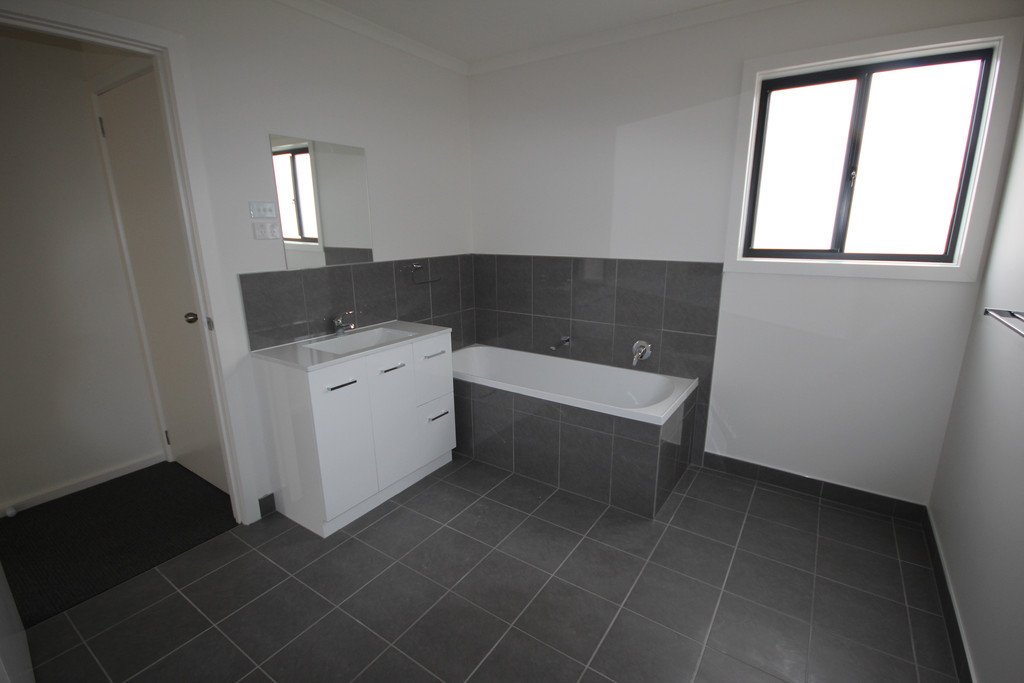 23 McGill Rise CLAREMONT 9