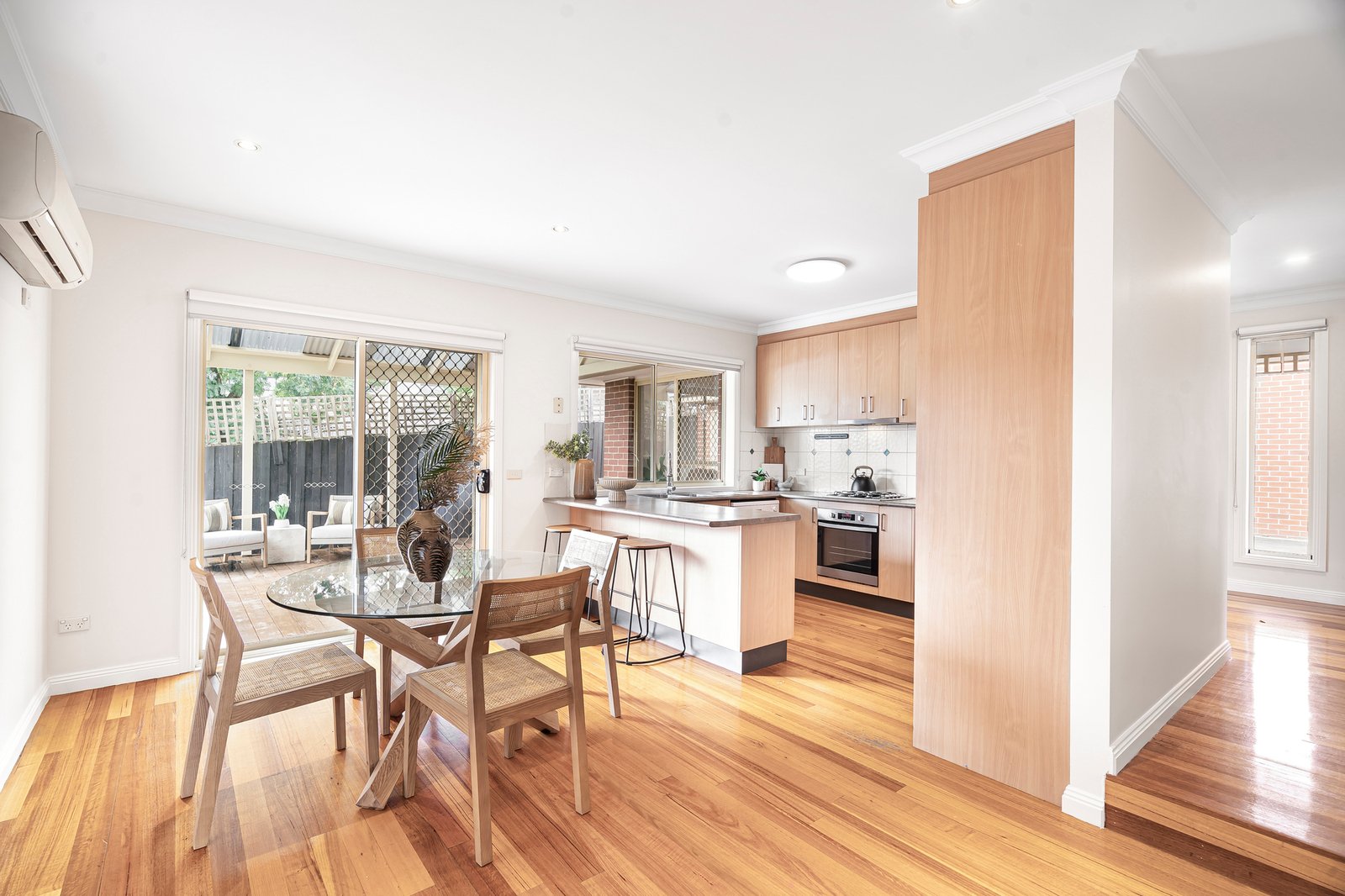 2/3 Meryl Street, Doncaster East, 3109