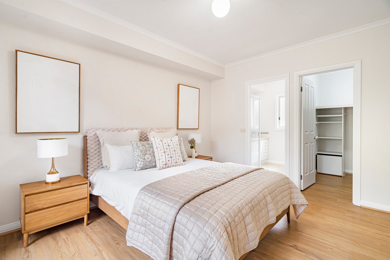 2/3 Meryl Street, Doncaster East, 3109