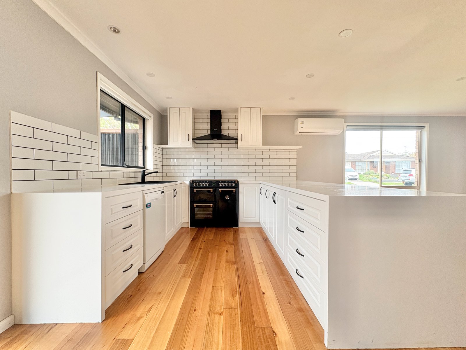Gallery: 23 Mulholland Crescent
