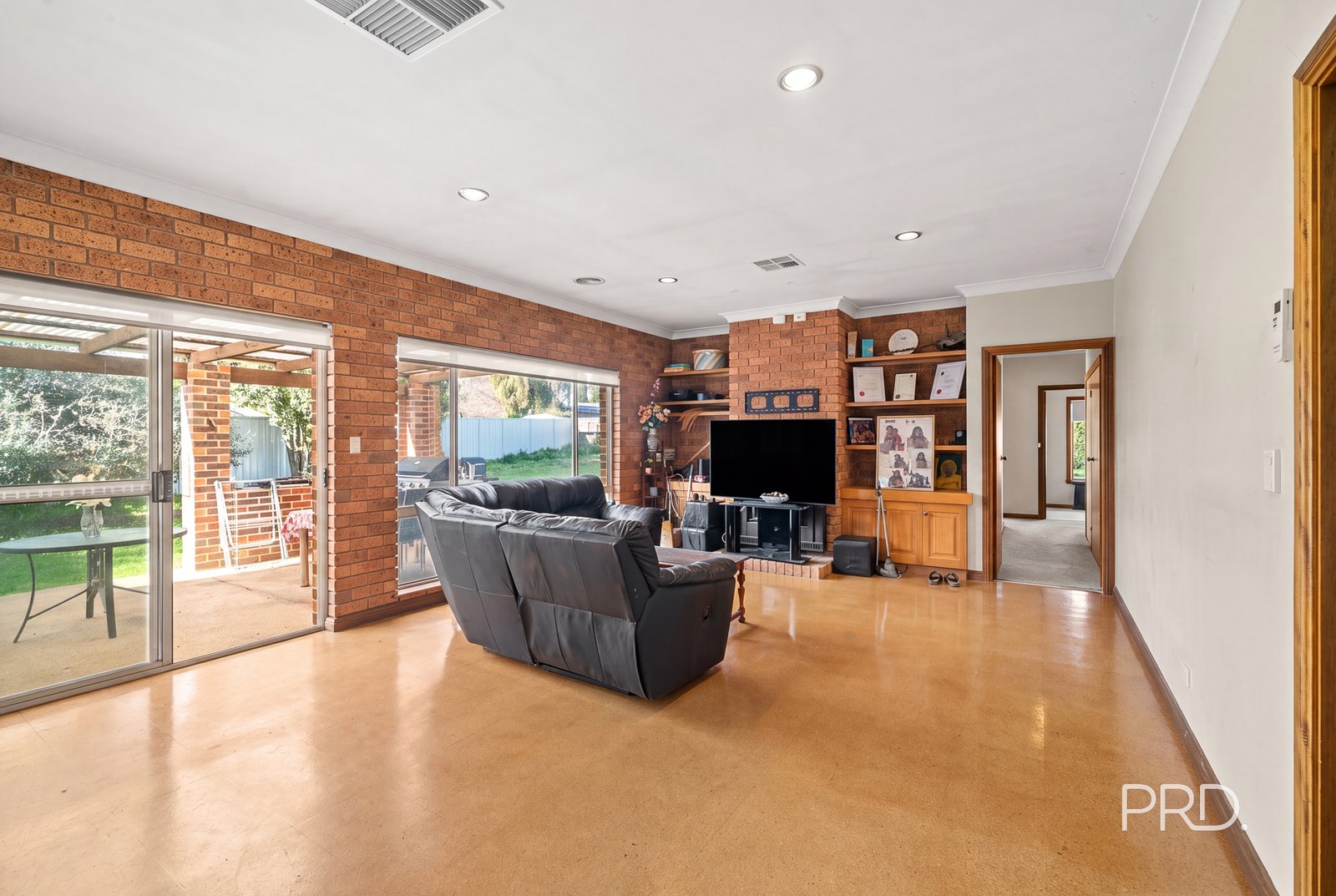 23 Myall Cres  LAKE ALBERT 9