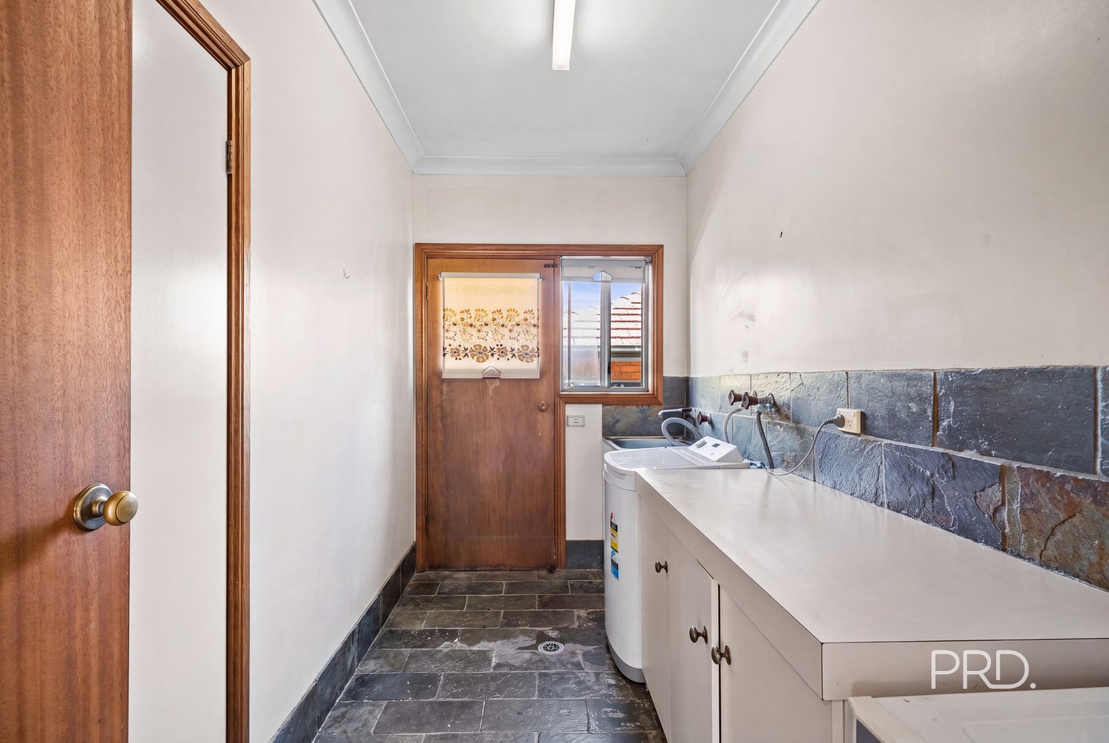 23 Myall Cres  LAKE ALBERT 10
