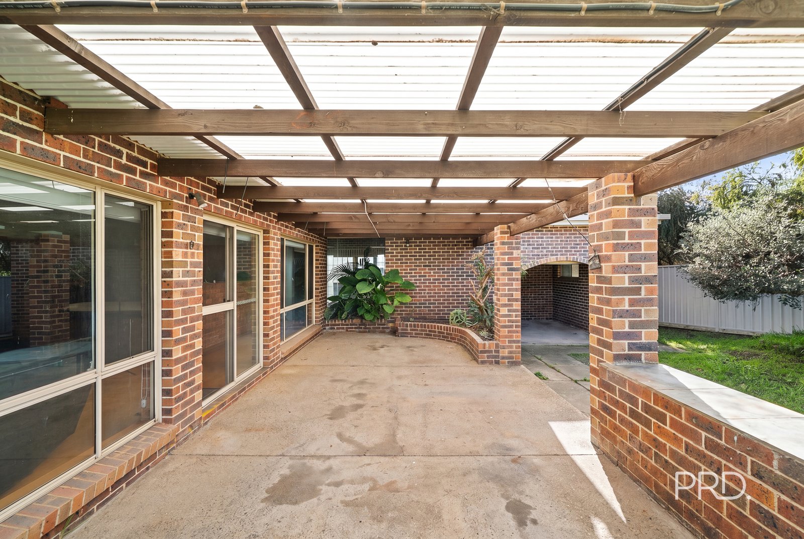 23 Myall Cres  LAKE ALBERT 17