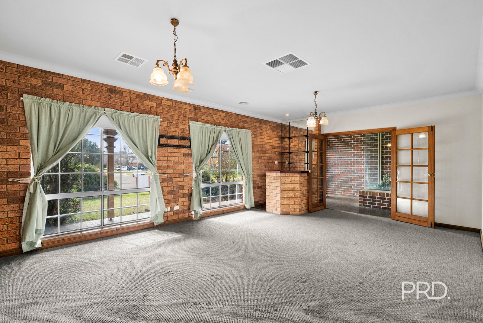 23 Myall Cres  LAKE ALBERT 27