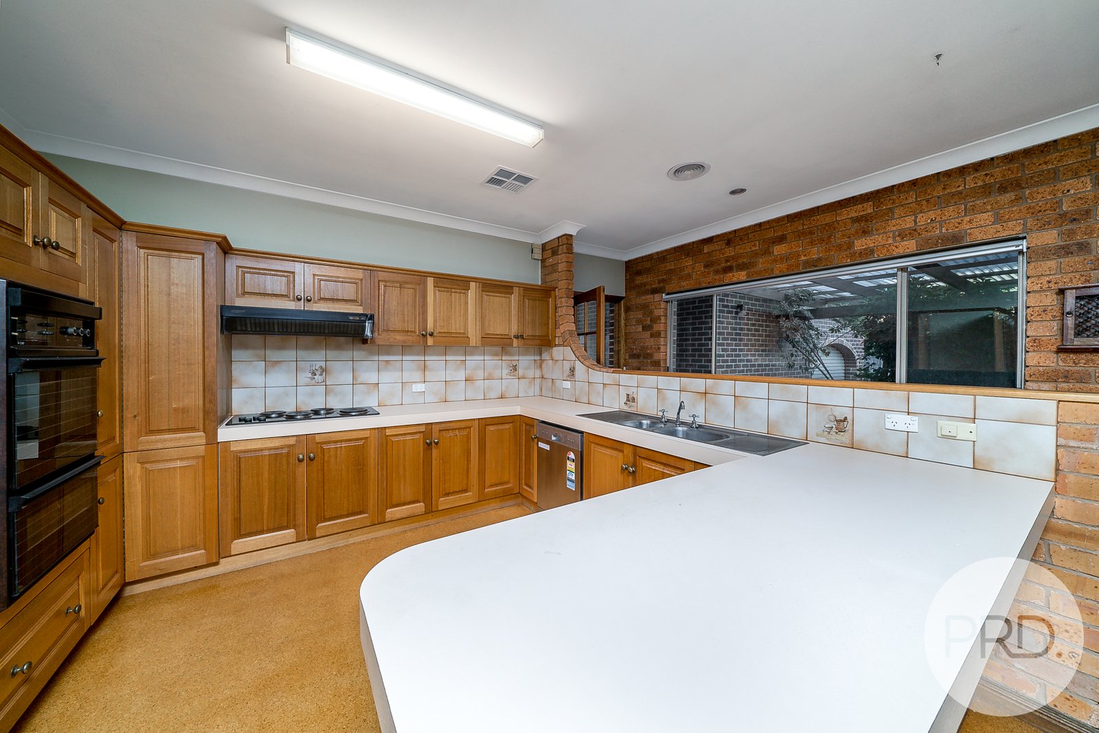 23 Myall Crescent LAKE ALBERT 4