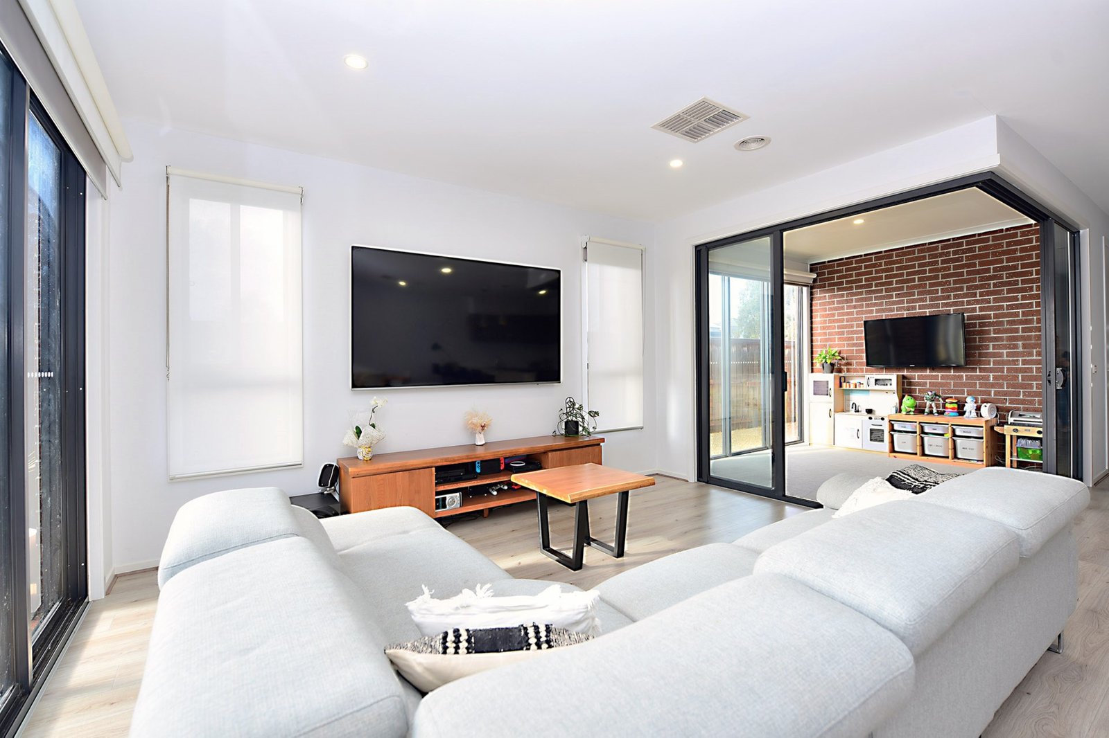 Gallery: 23 Newson Street