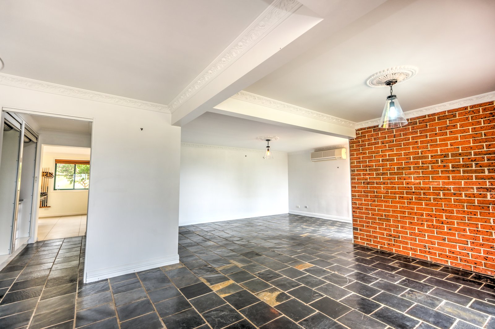 23 Norman Close TAMWORTH 13