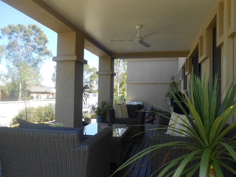 2/3 Overlanders Way TAMWORTH 9