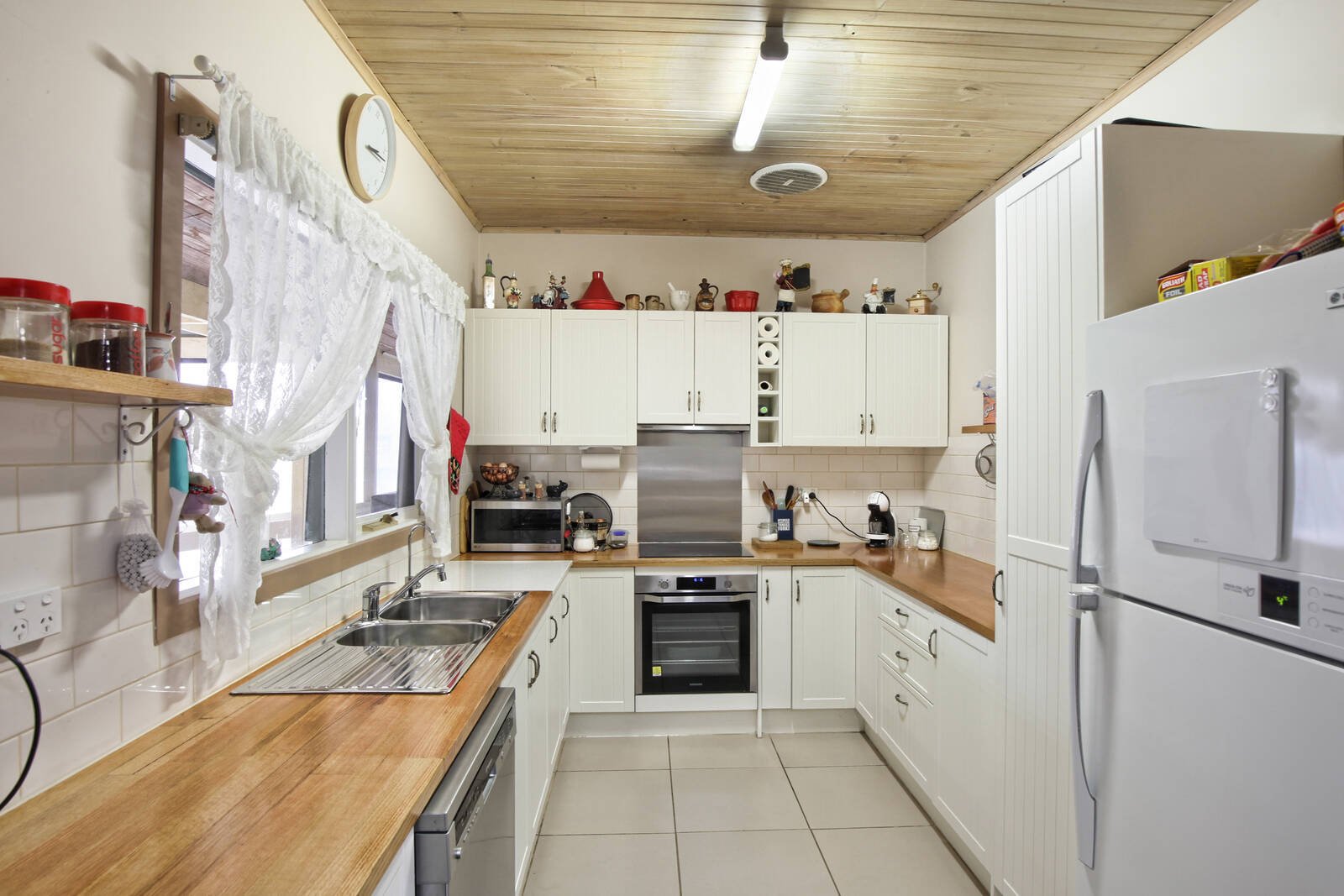 Real Estate and Property in 23 Parkes Drive, Kyneton, VIC