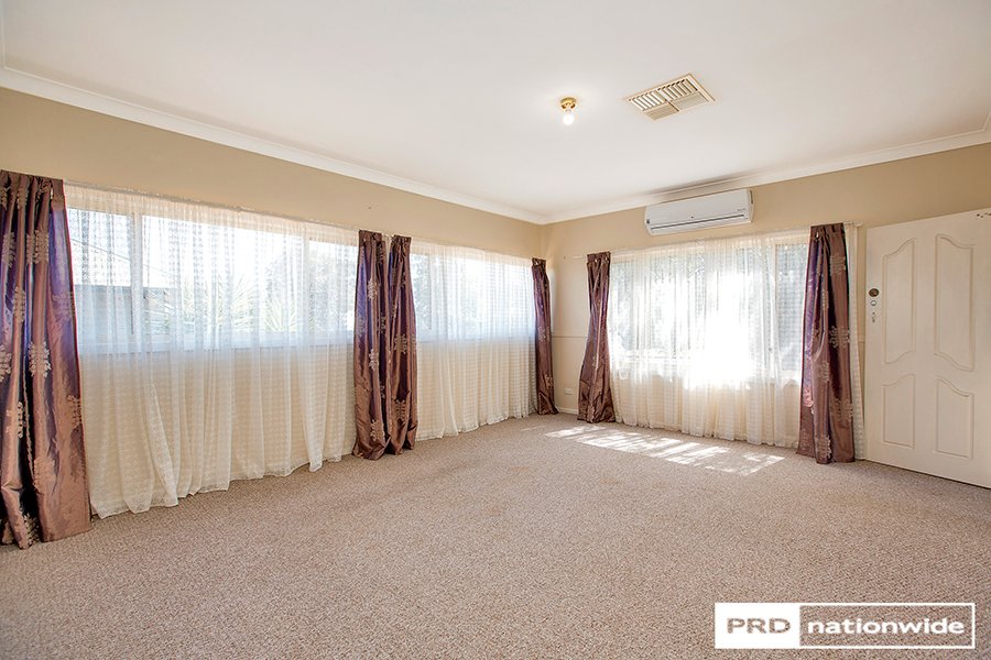 23 Parry Street TAMWORTH 4