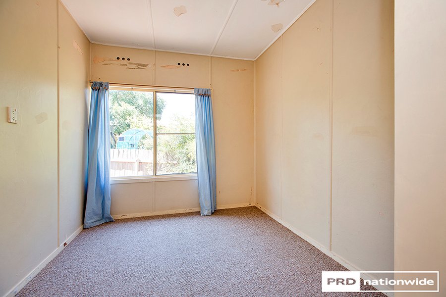23 Parry Street TAMWORTH 12