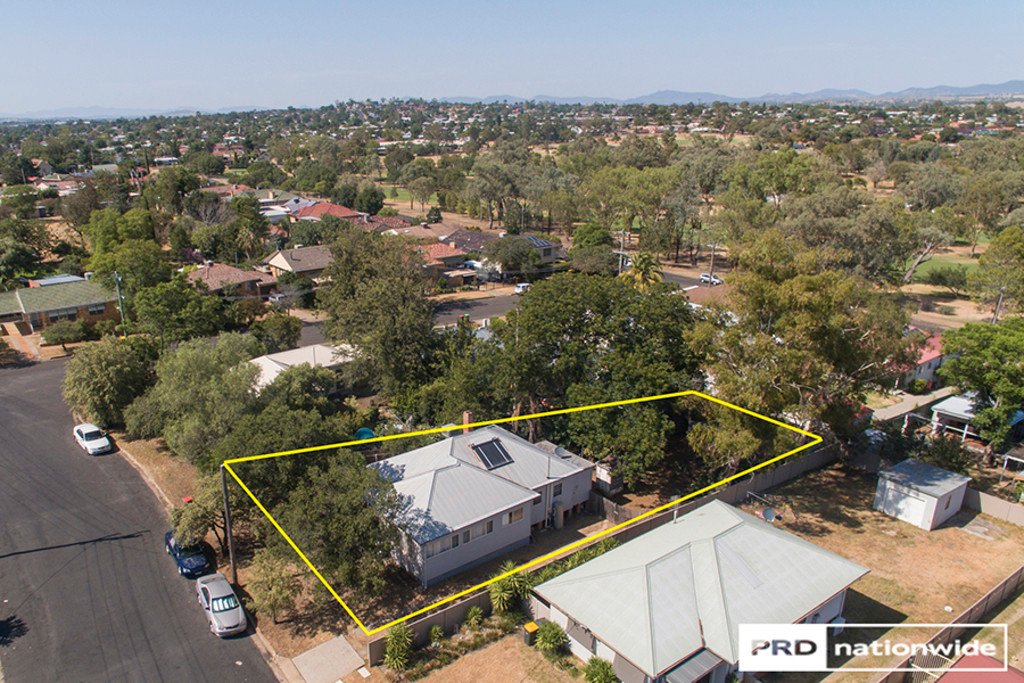 23 Parry Street TAMWORTH 18