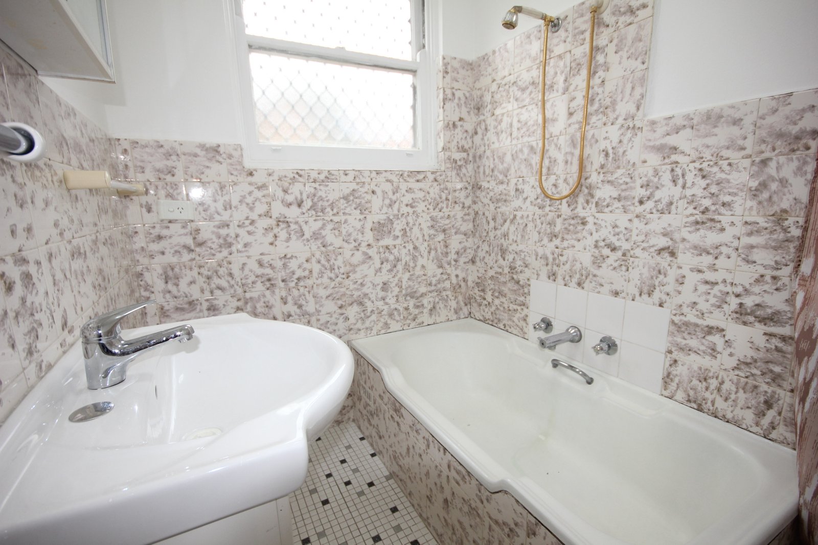 2/3 Plimsoll Street BELMORE 5