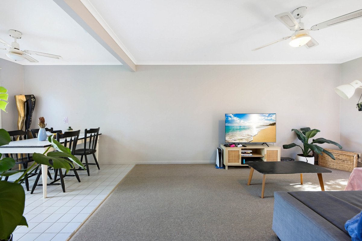 2/3 Pontoon Place Varsity Lakes 3