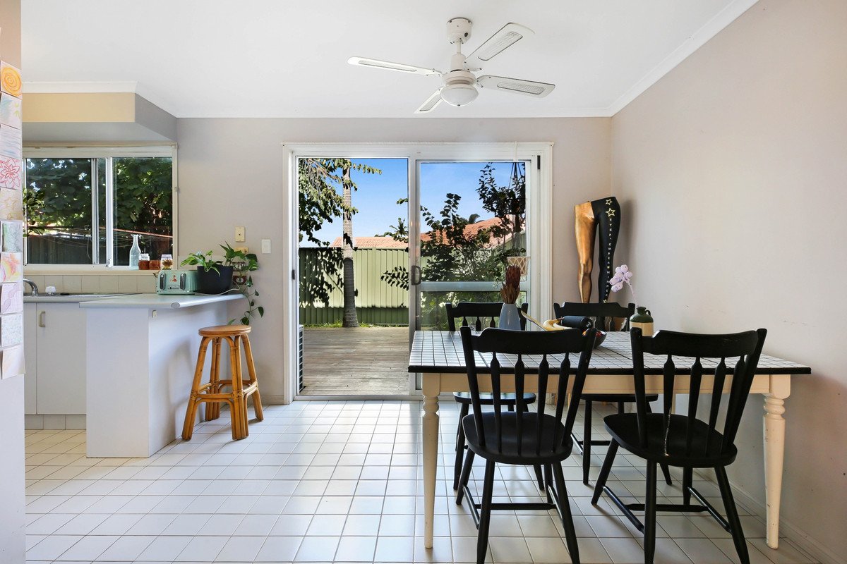 2/3 Pontoon Place Varsity Lakes 5