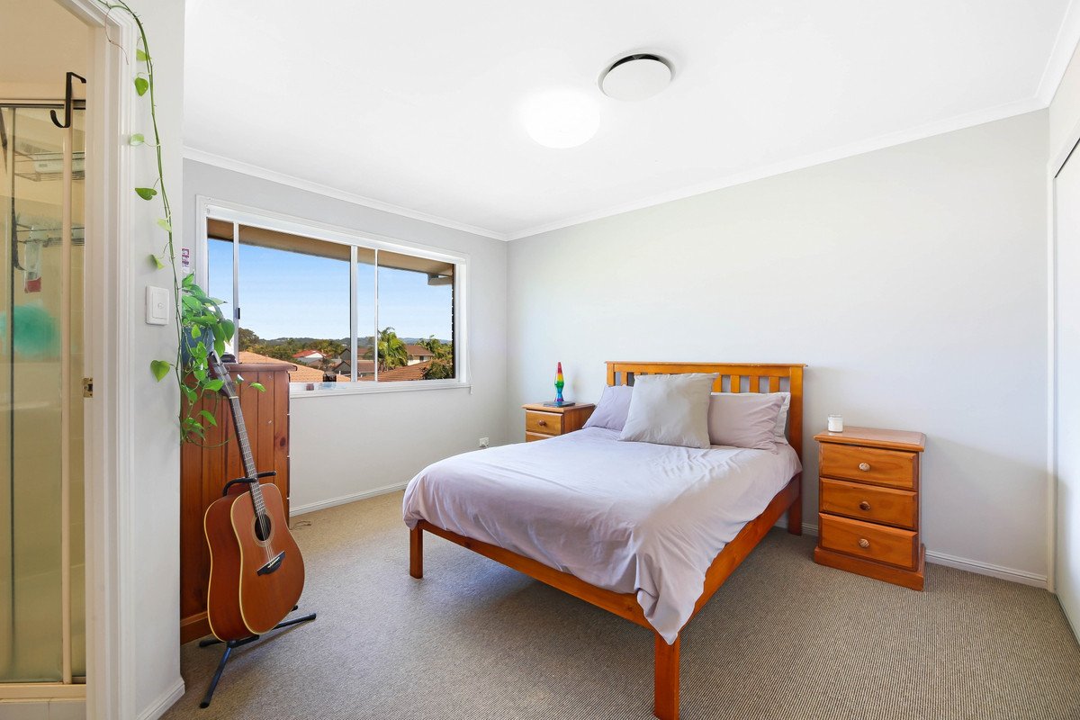 2/3 Pontoon Place Varsity Lakes 9