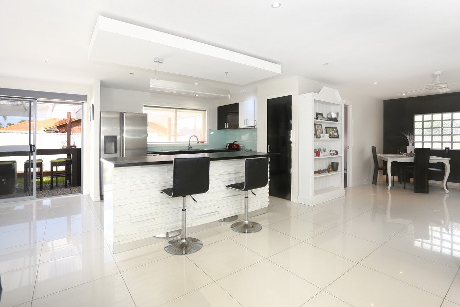 23 Rangeview Court BURLEIGH WATERS 7