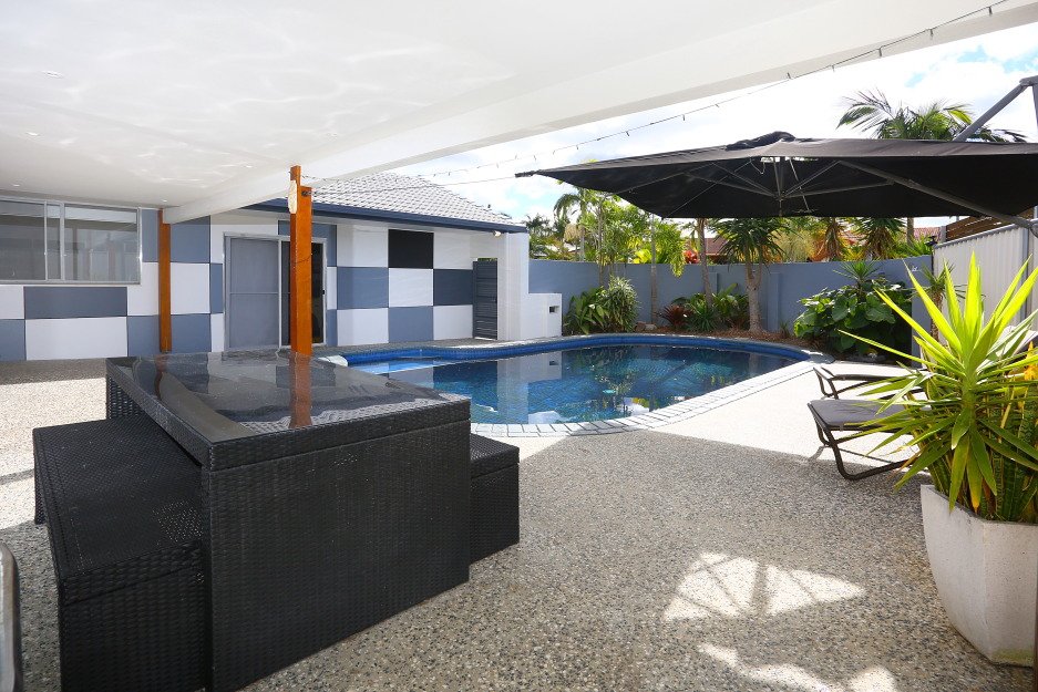 23 Rangeview Court BURLEIGH WATERS 11