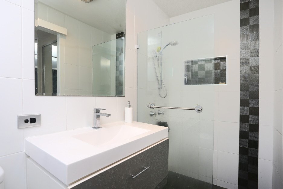 23 Rangeview Court BURLEIGH WATERS 13