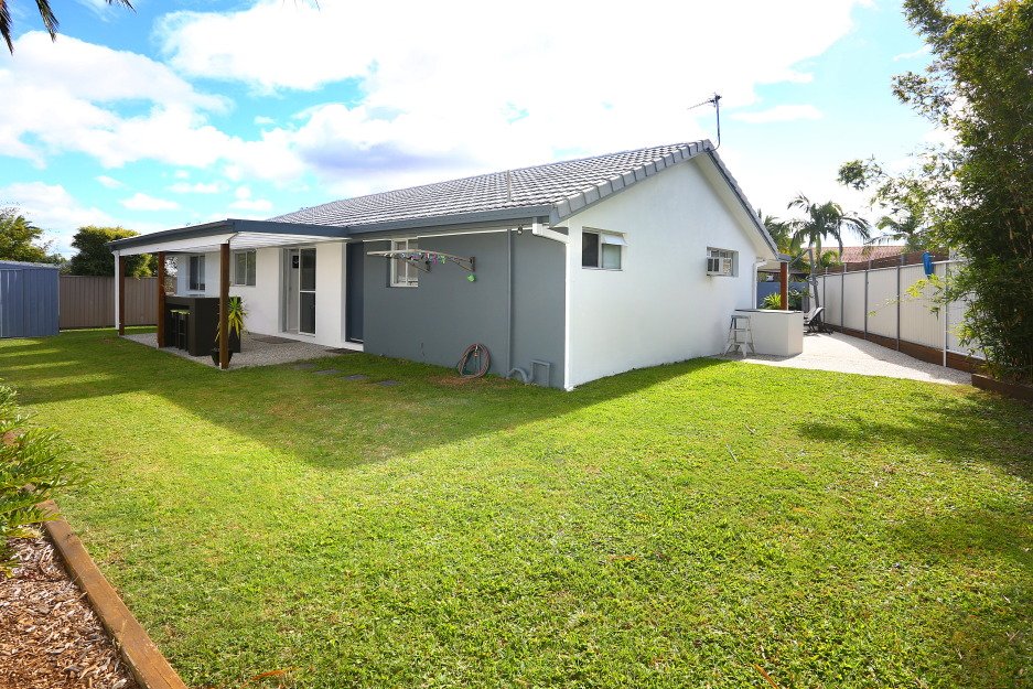 23 Rangeview Court BURLEIGH WATERS 16