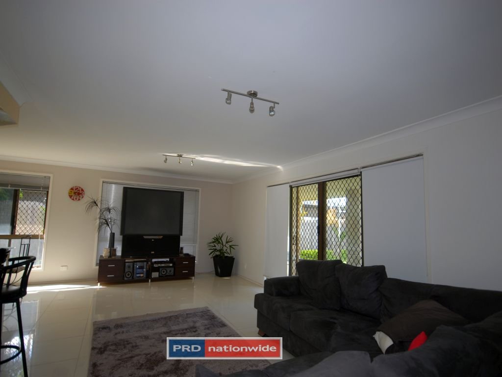 23 Rawlinna Drive MERMAID WATERS 2