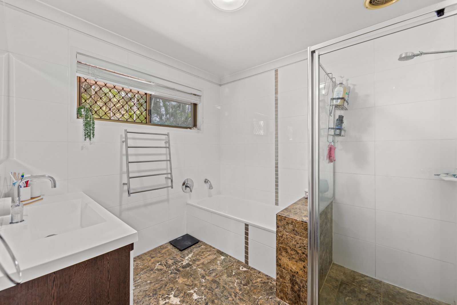 23 Rawlinna Drive MERMAID WATERS 8