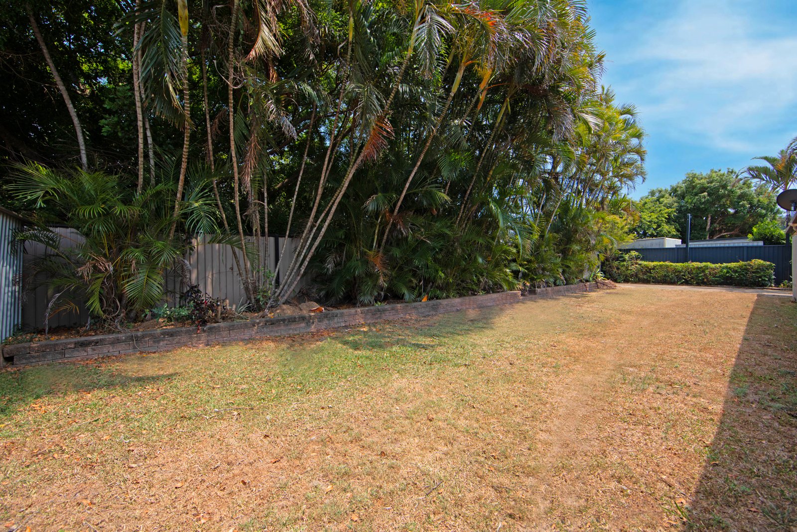 23 Rawlinna Drive MERMAID WATERS 10