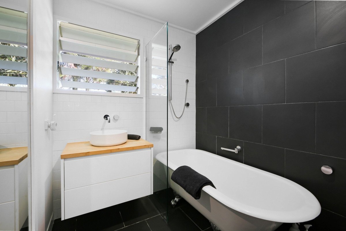 23 Riverside Drive Currumbin Waters 16