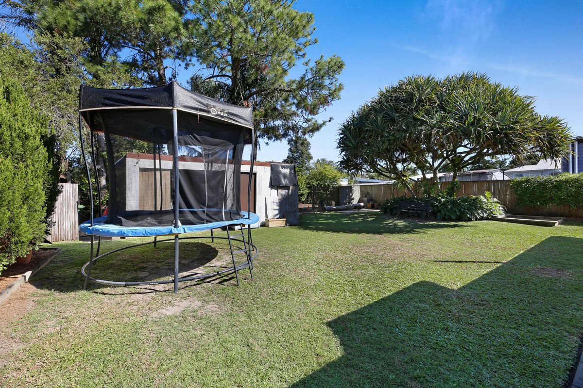 23 Riverside Drive Currumbin Waters 22