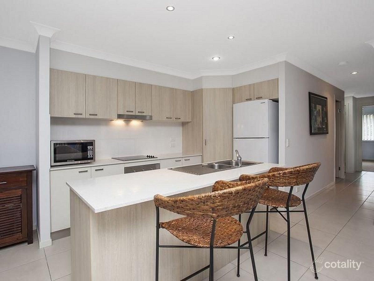 2/3 Riverwood Drive Ashmore 3
