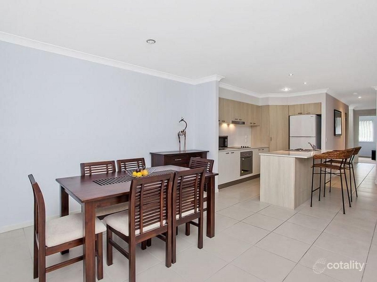 2/3 Riverwood Drive Ashmore 5