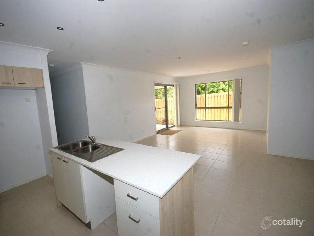 2/3 Riverwood Drive Ashmore 9