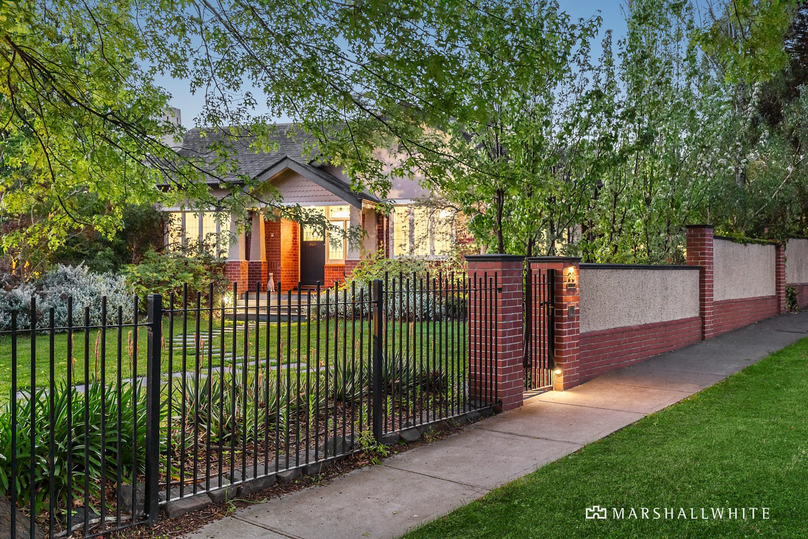 23 Rubens Grove, Canterbury, VIC