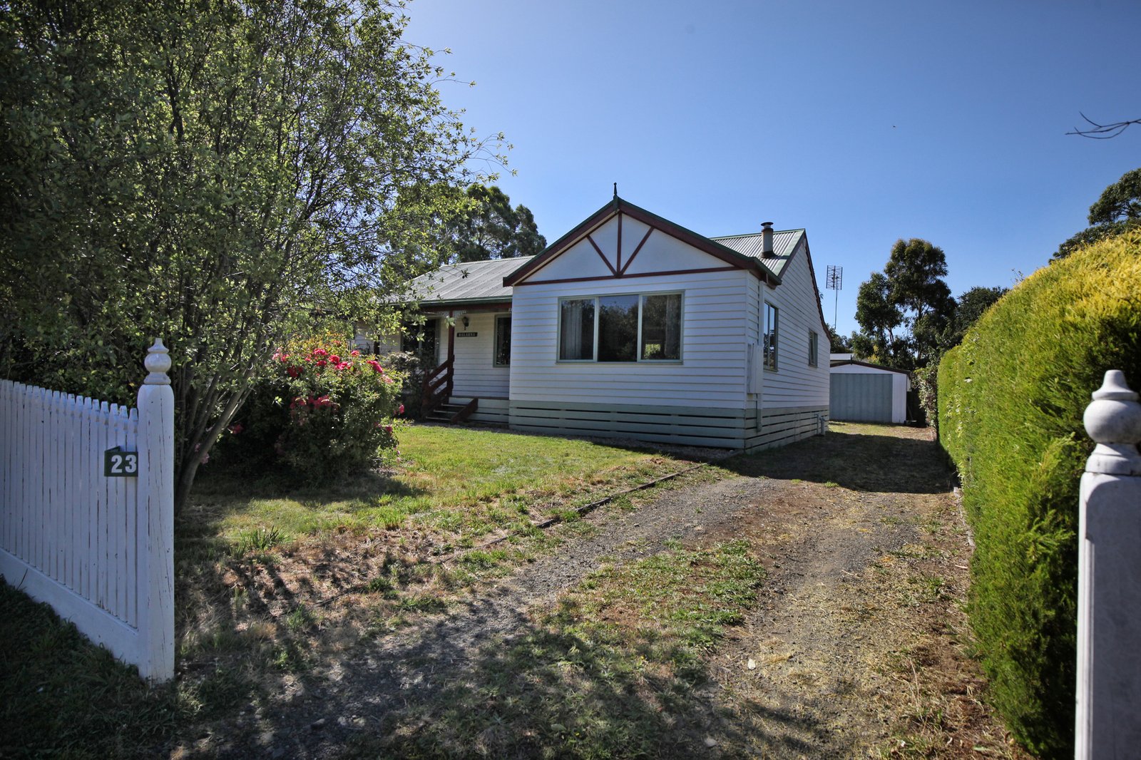 Real Estate and Property in 23 Russell Avenue, Woodend, VIC