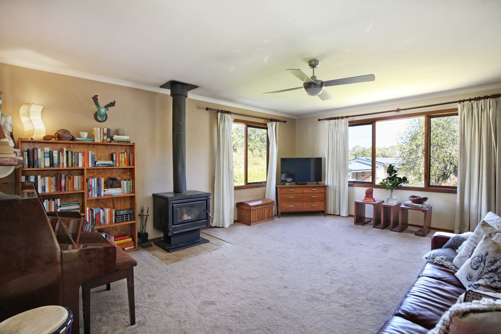 Real Estate and Property in 23 Russell Avenue, Woodend, VIC