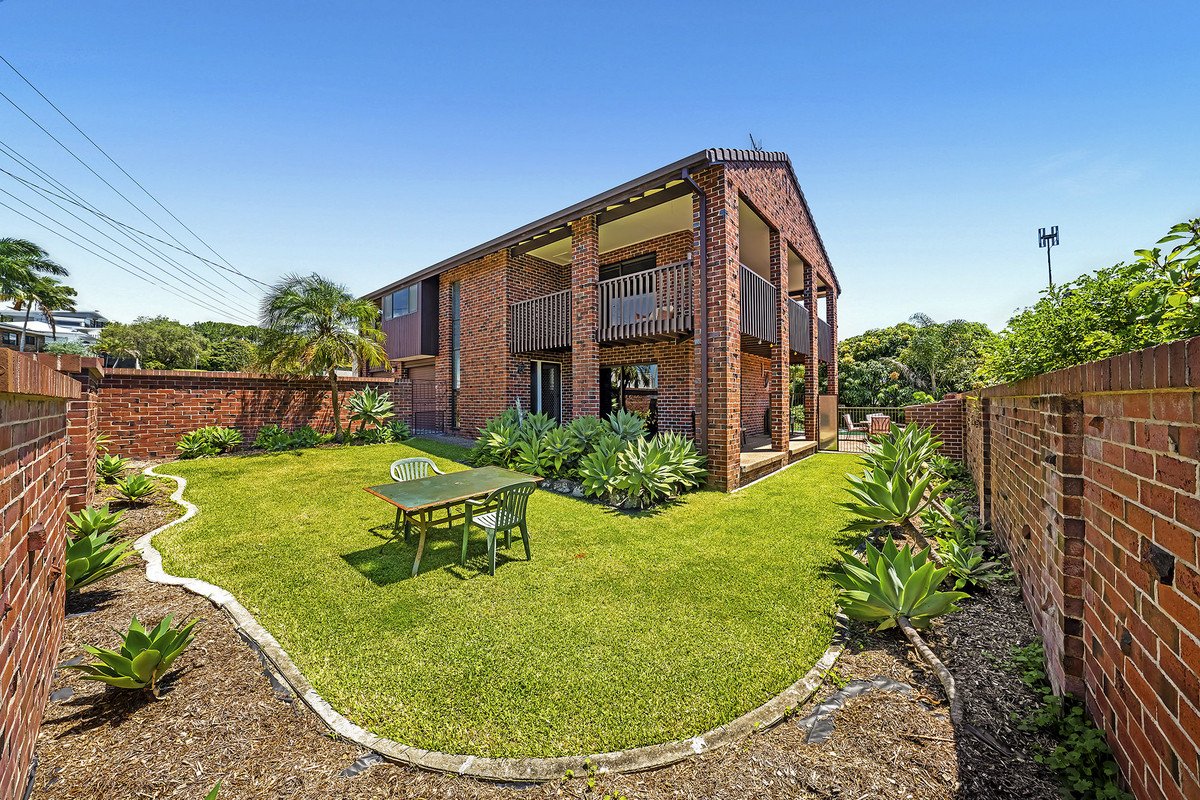 23 Seaview Parade Elanora 2