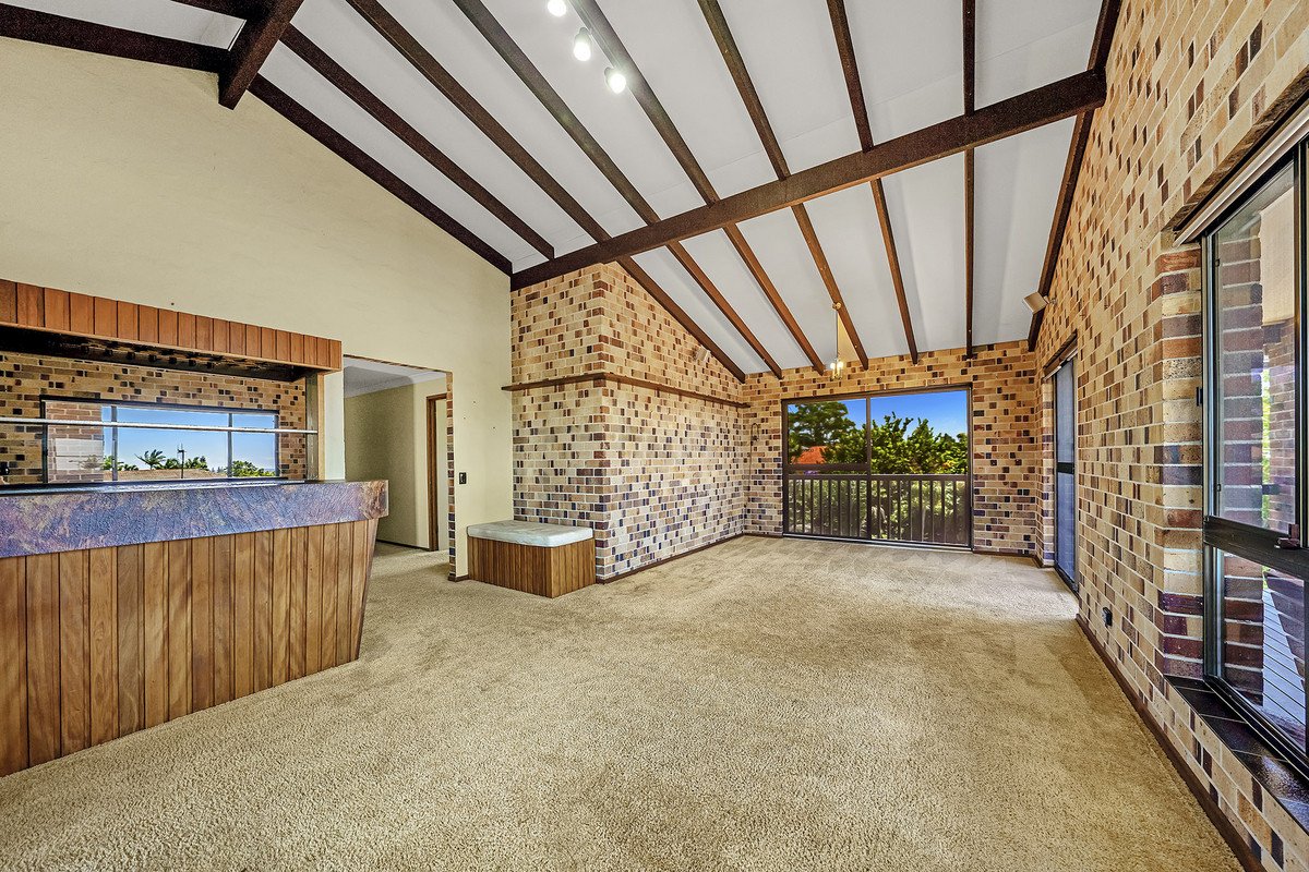 23 Seaview Parade Elanora 8