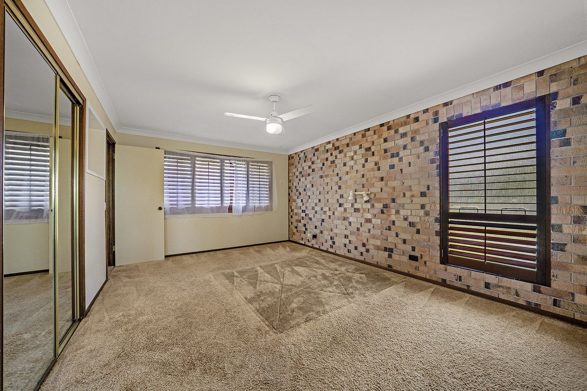 23 Seaview Parade Elanora 12