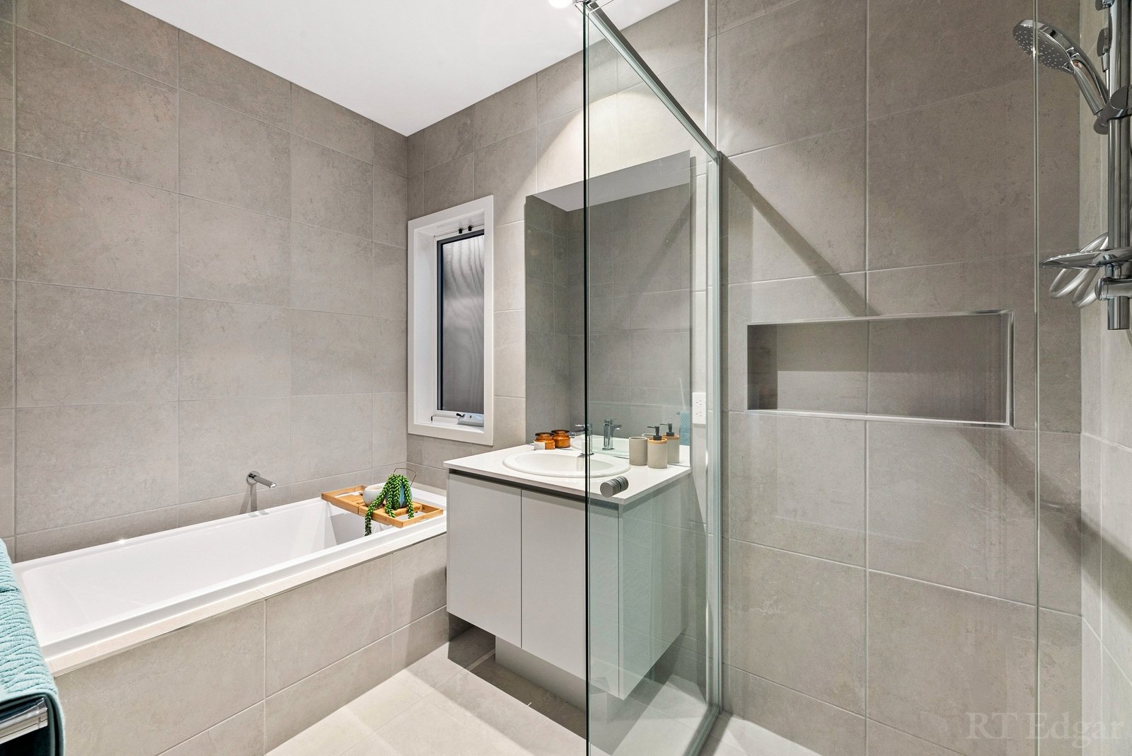 Real Estate and Property in 23 Shearwater Grove, Point Lonsdale, VIC