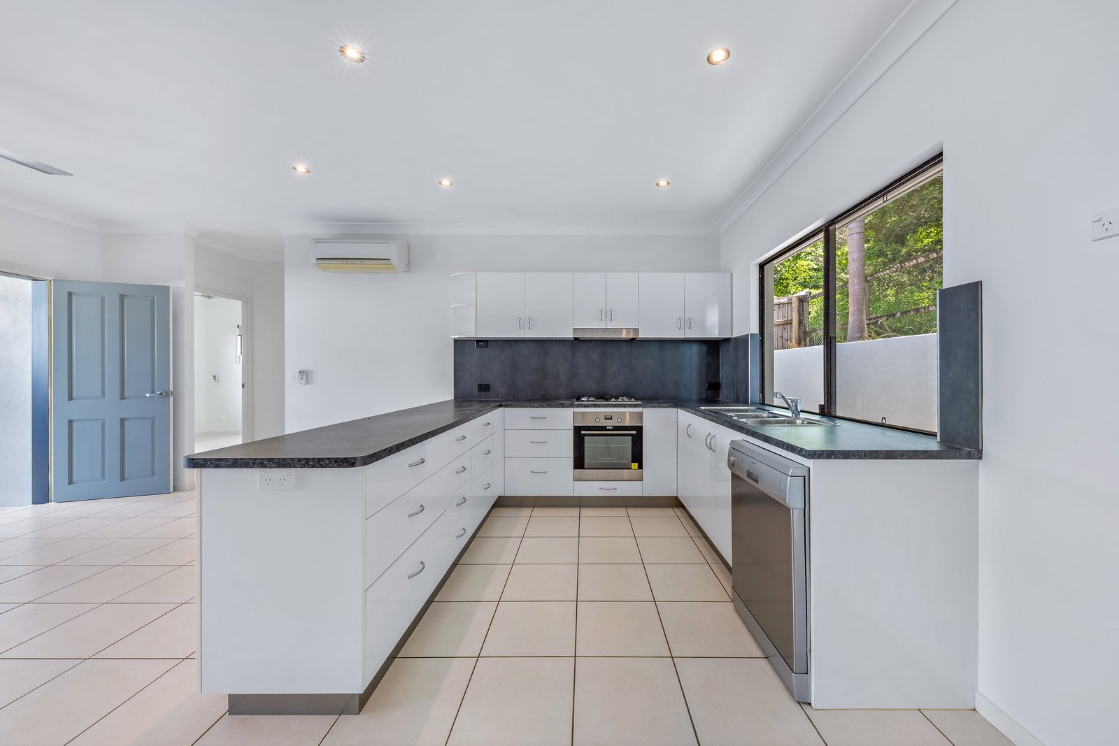 2/3 Shelter Court JUBILEE POCKET 3
