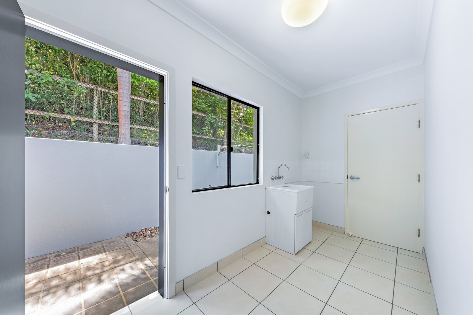 2/3 Shelter Court JUBILEE POCKET 11