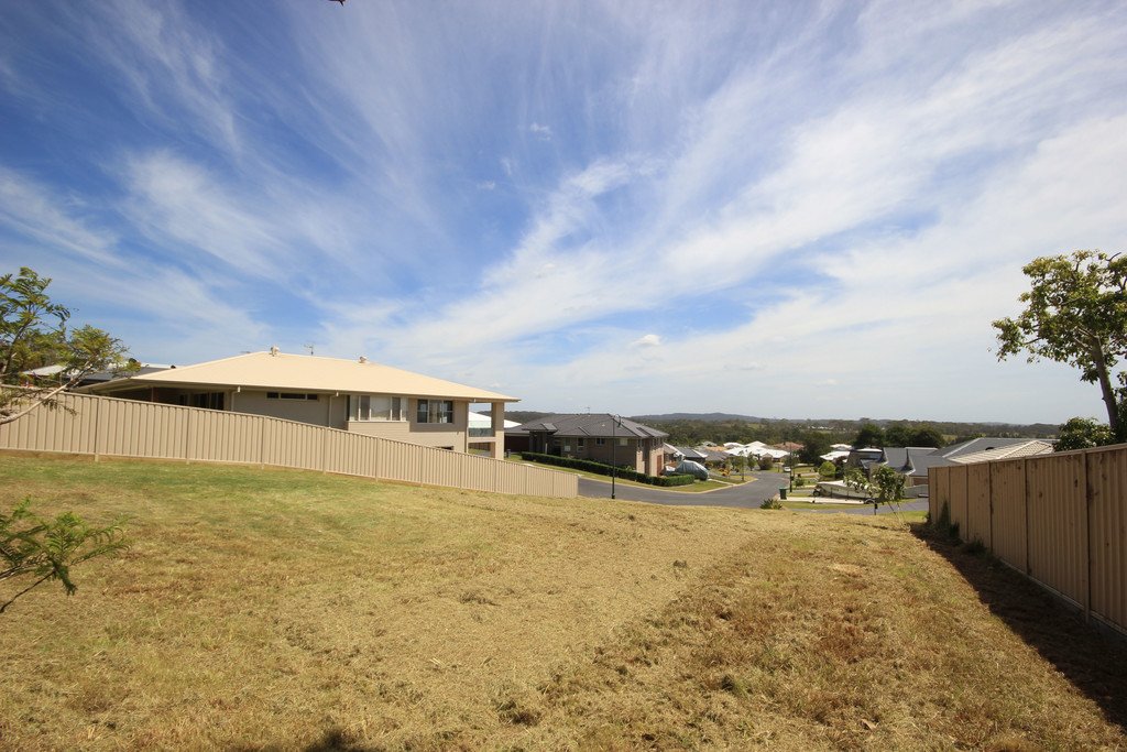 23 St Lucia Place BONNY HILLS 8