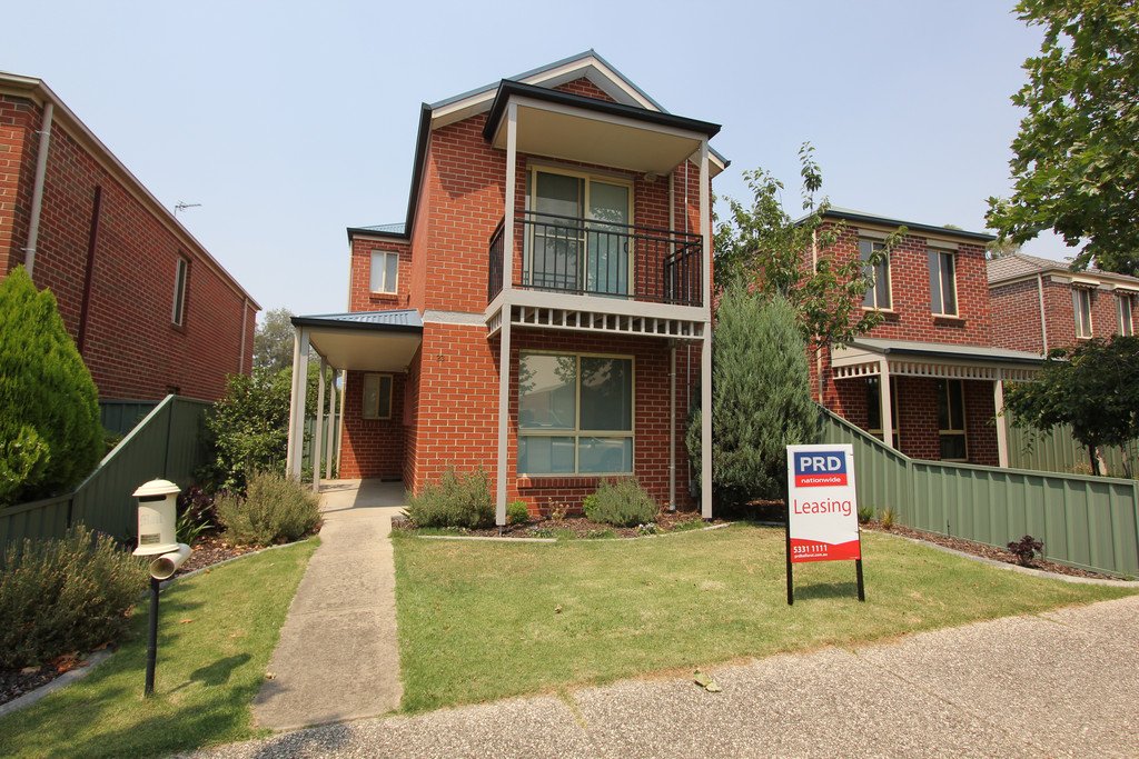 23 Stirling Drive LAKE GARDENS 1