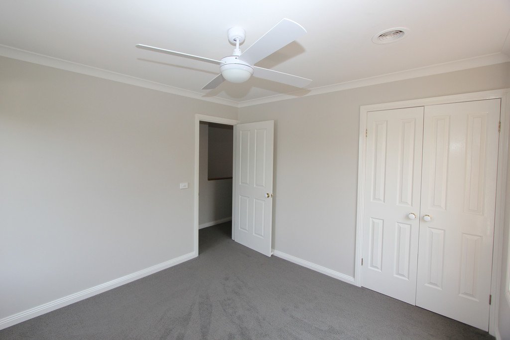 23 Stirling Drive LAKE GARDENS 9