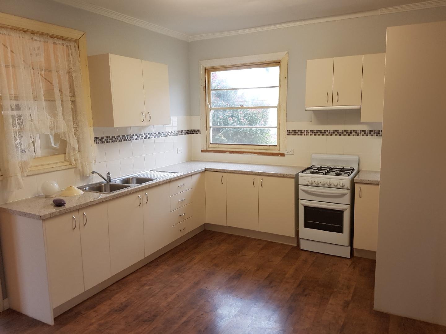 23 Sunnyside Avenue BATLOW 3