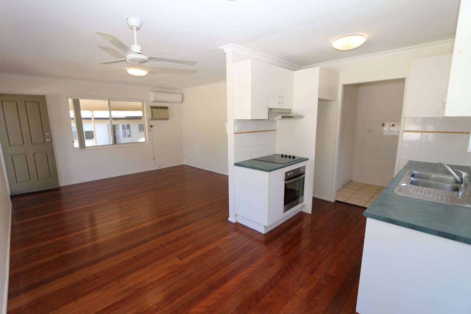 23 Susanne Street SOUTHPORT 3