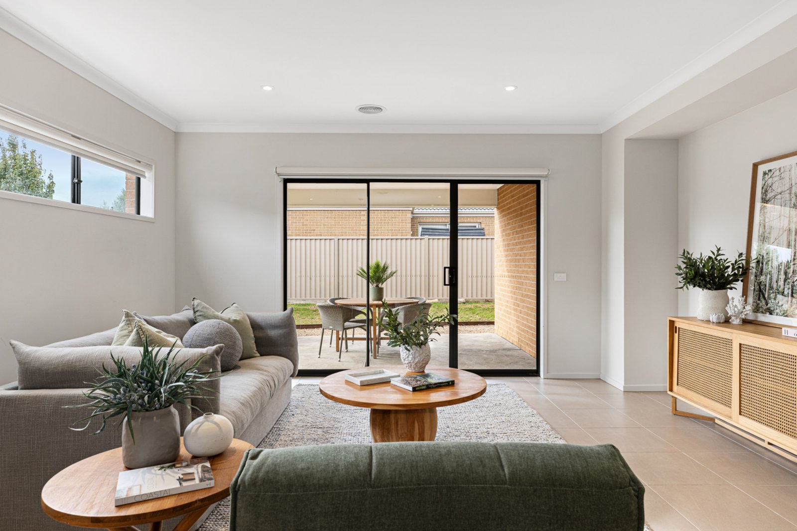 Gallery: 23 Swan Boulevard